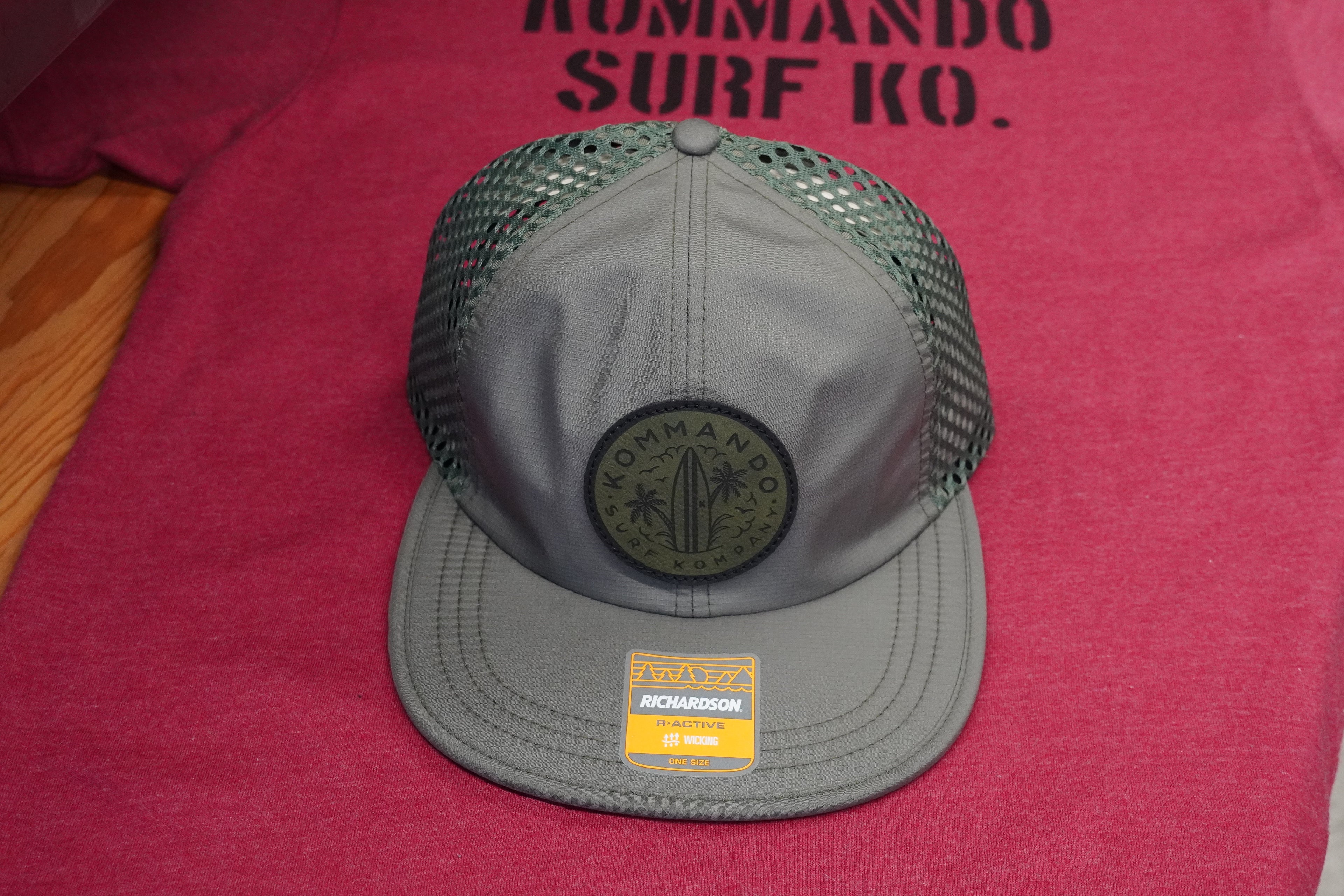 Medallion Wide Set Mesh Hat
